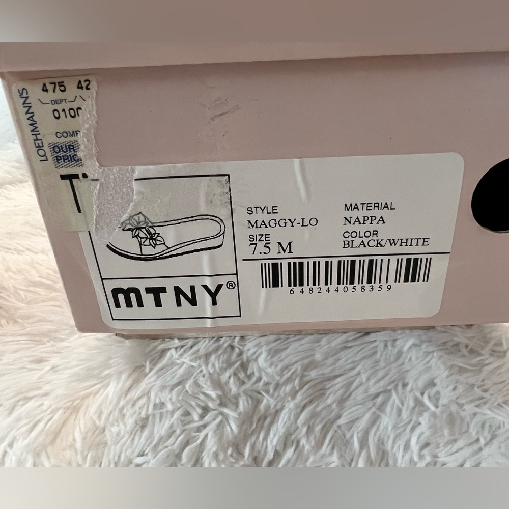 ๐HP๐ MTNY (Me Too New York) Maggie Black Sandals/Slides - Picture 12 of 13